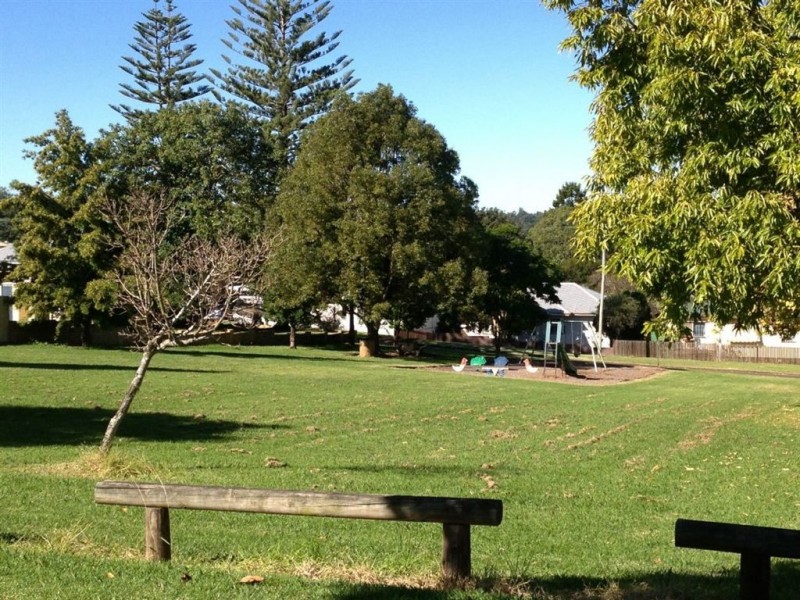 17 Ford Street, Rockville QLD 4350