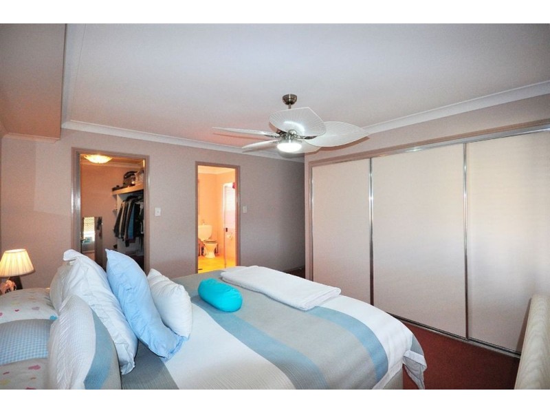 18 Patron Crescent, Glenvale QLD 4350