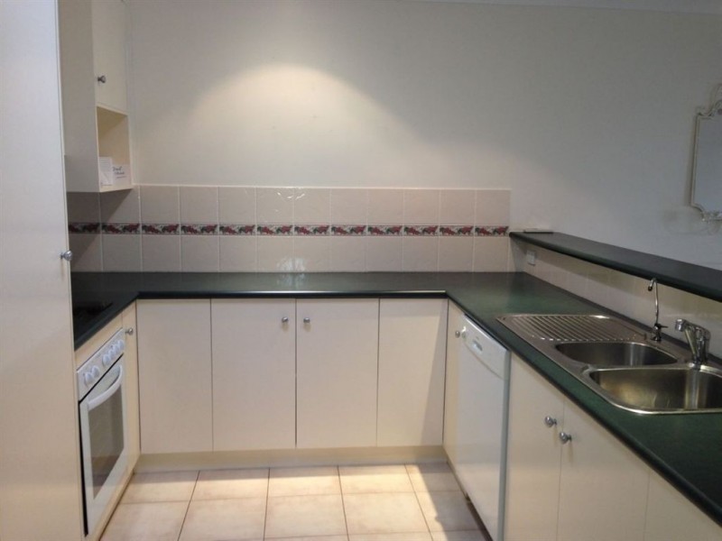 2/16 Kauri Street, Kearneys Spring QLD 4350