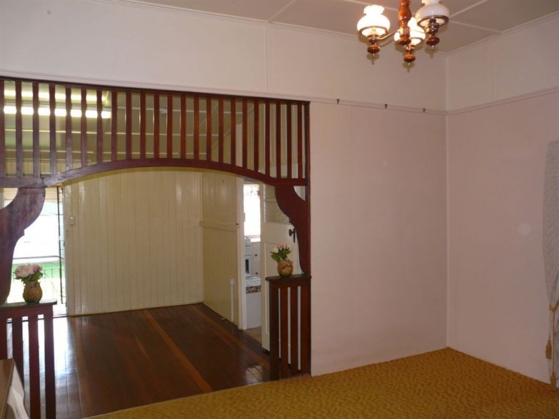 37 Wallace Street, Newtown QLD 4350