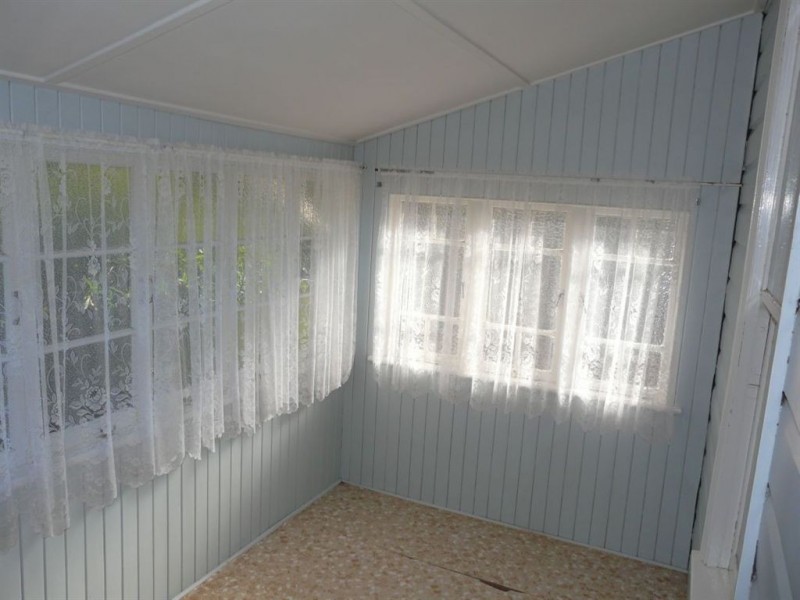 37 Wallace Street, Newtown QLD 4350