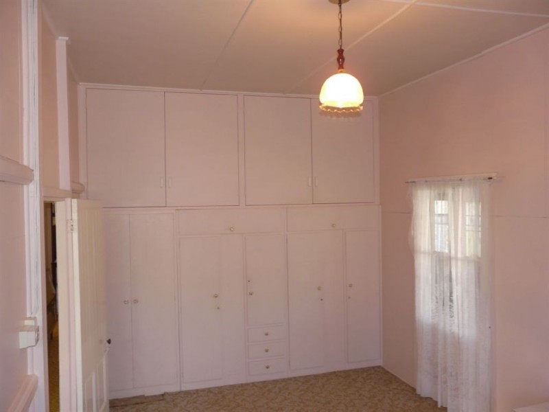 37 Wallace Street, Newtown QLD 4350