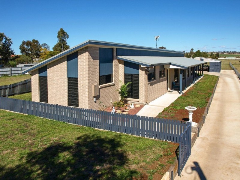 17 Gore Street, Cambooya QLD 4358