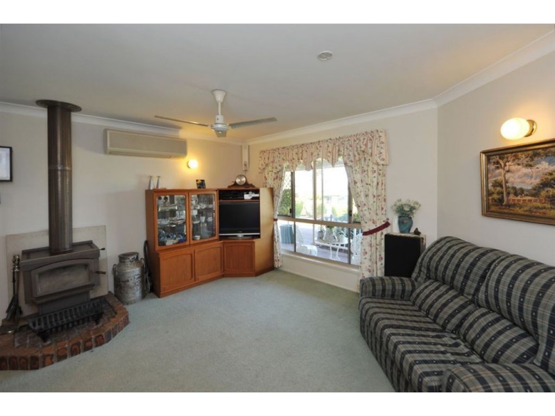 10 Belclaire Drive, Westbrook QLD 4350