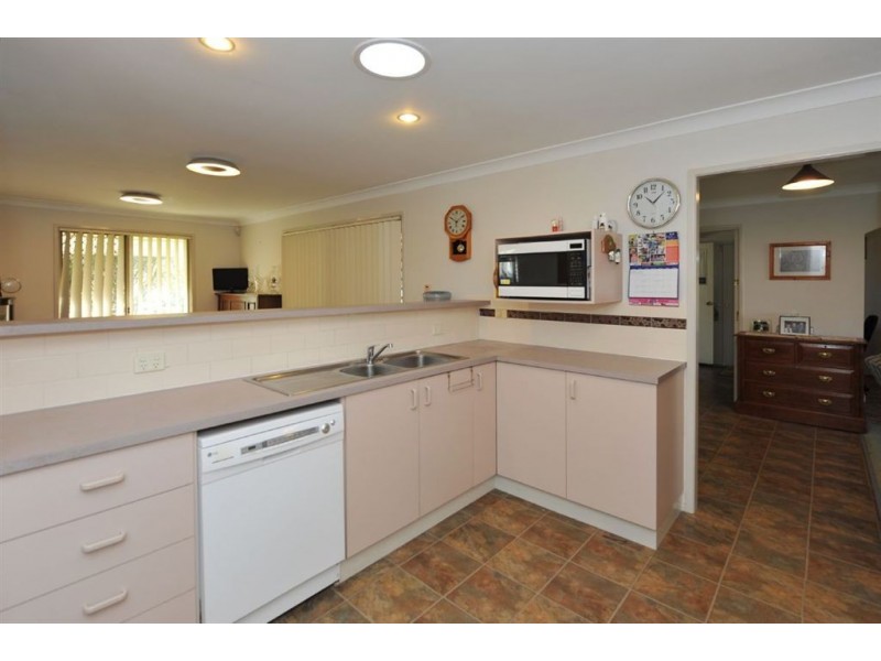 10 Belclaire Drive, Westbrook QLD 4350