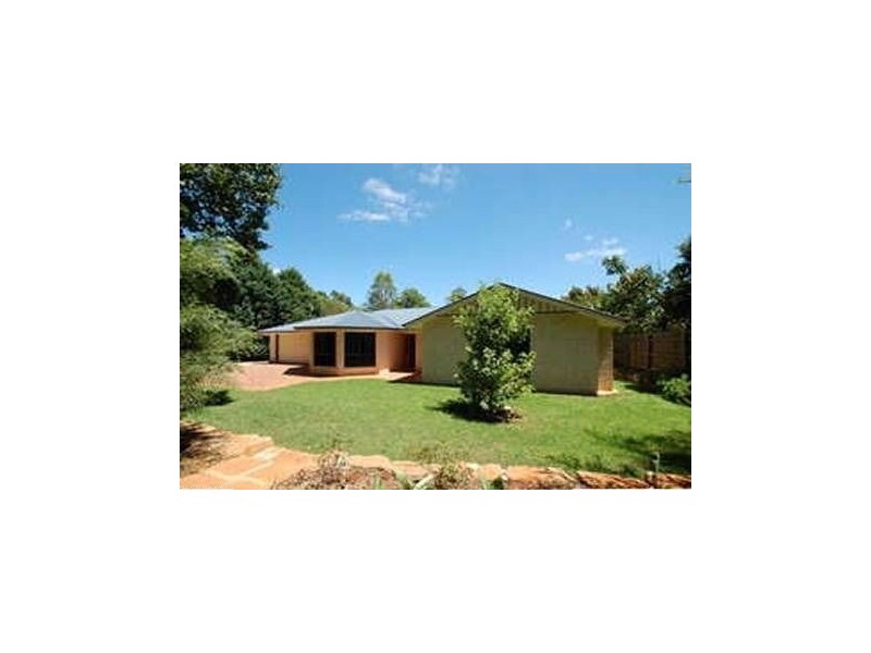 8 Flamingo Road, Highfields QLD 4352