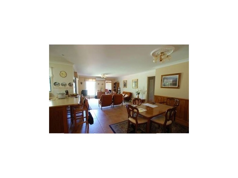 8 Flamingo Road, Highfields QLD 4352