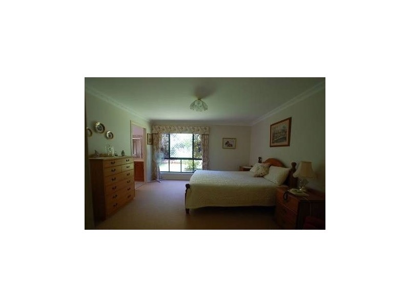 8 Flamingo Road, Highfields QLD 4352