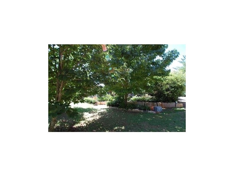 8 Flamingo Road, Highfields QLD 4352