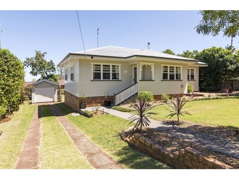 7 Mary Street, Mount Lofty QLD 4350