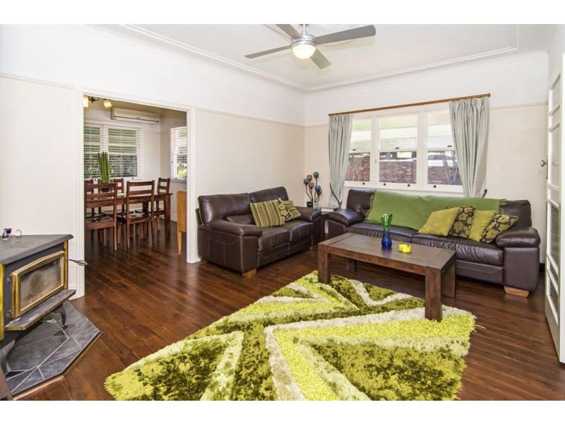 7 Mary Street, Mount Lofty QLD 4350