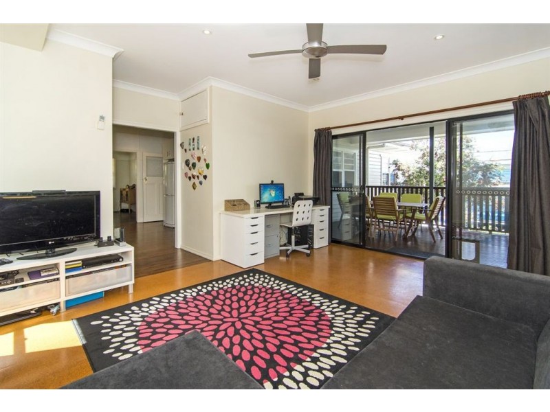 7 Mary Street, Mount Lofty QLD 4350