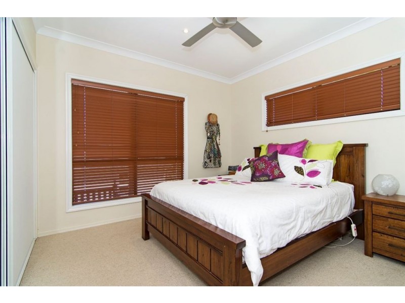 7 Mary Street, Mount Lofty QLD 4350