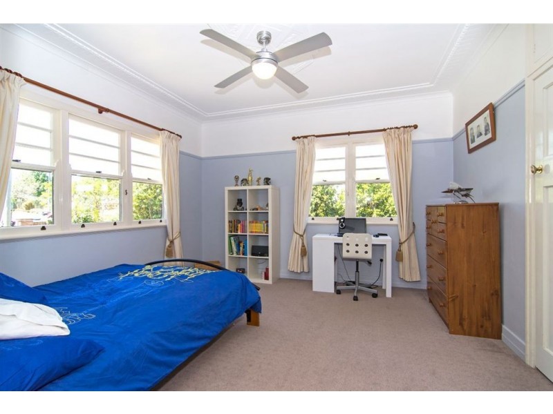 7 Mary Street, Mount Lofty QLD 4350