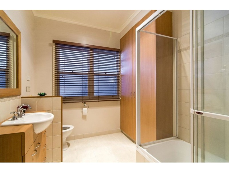 7 Mary Street, Mount Lofty QLD 4350