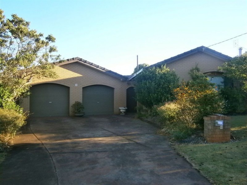 16 Hazel Street, Centenary Heights QLD 4350