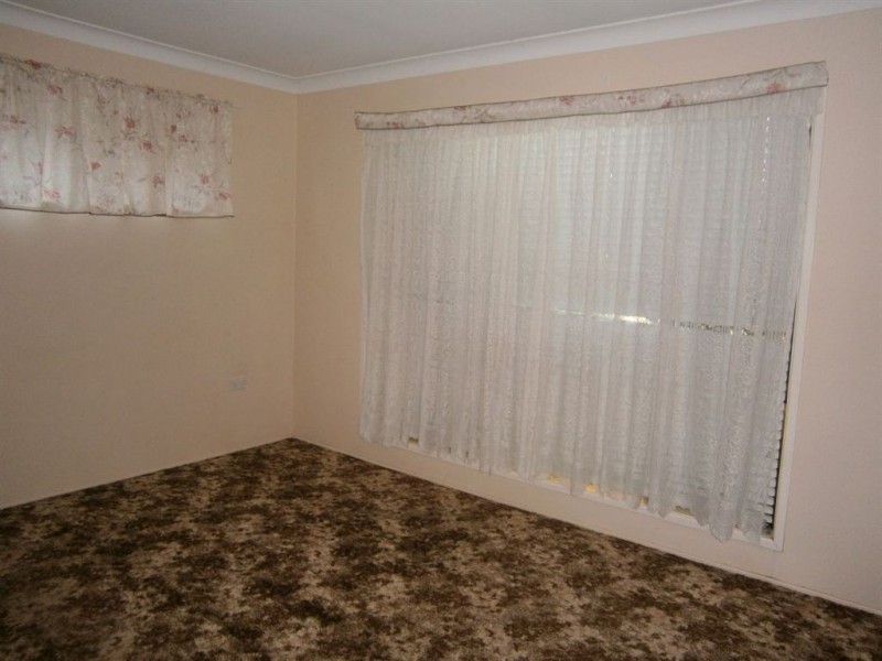 16 Hazel Street, Centenary Heights QLD 4350