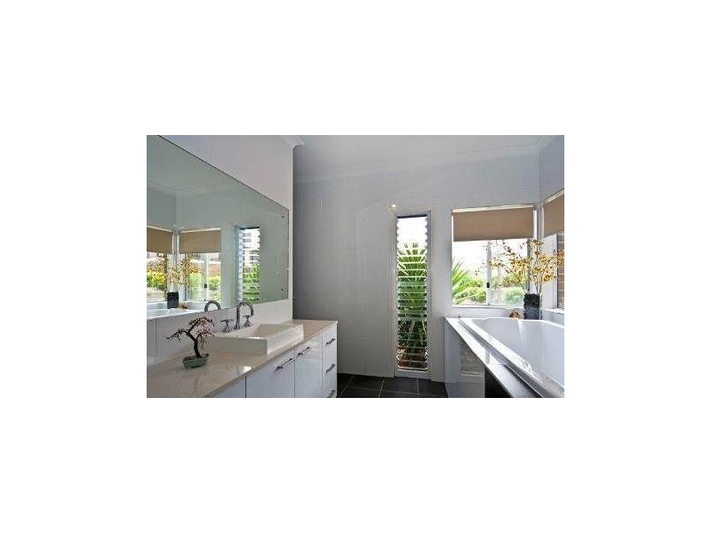 13 Cook Court, Highfields QLD 4352