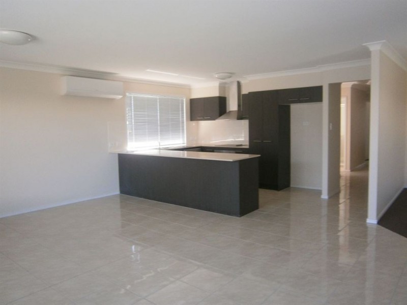 204 Nelson Street, Kearneys Spring QLD 4350