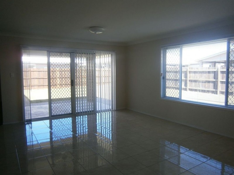 204 Nelson Street, Kearneys Spring QLD 4350
