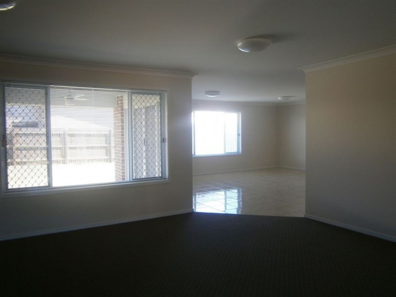 204 Nelson Street, Kearneys Spring QLD 4350
