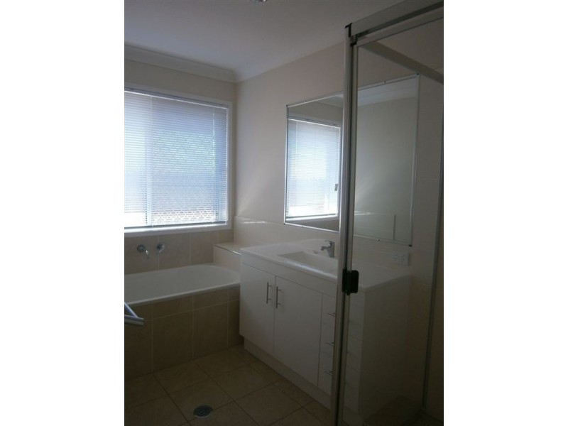204 Nelson Street, Kearneys Spring QLD 4350