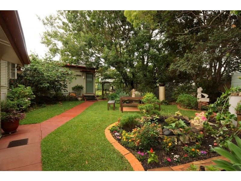 13 West Street, Newtown QLD 4350