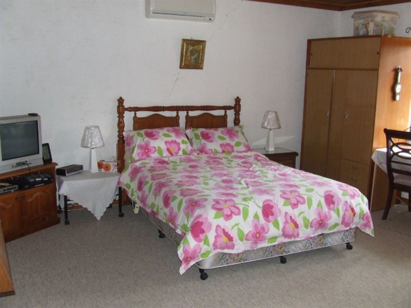 32 Meadows Road, Withcott QLD 4352