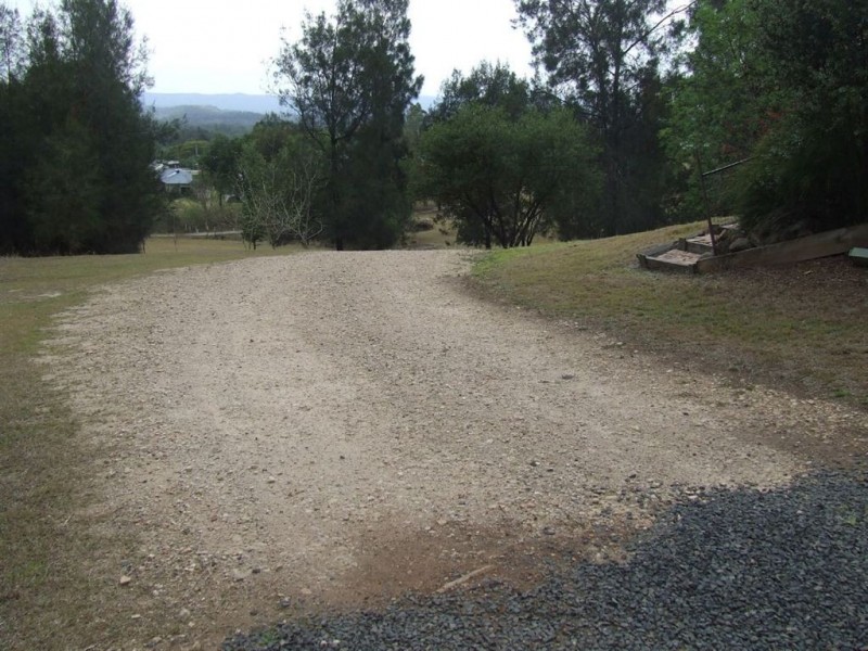 32 Meadows Road, Withcott QLD 4352