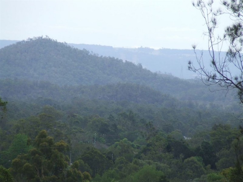 32 Meadows Road, Withcott QLD 4352