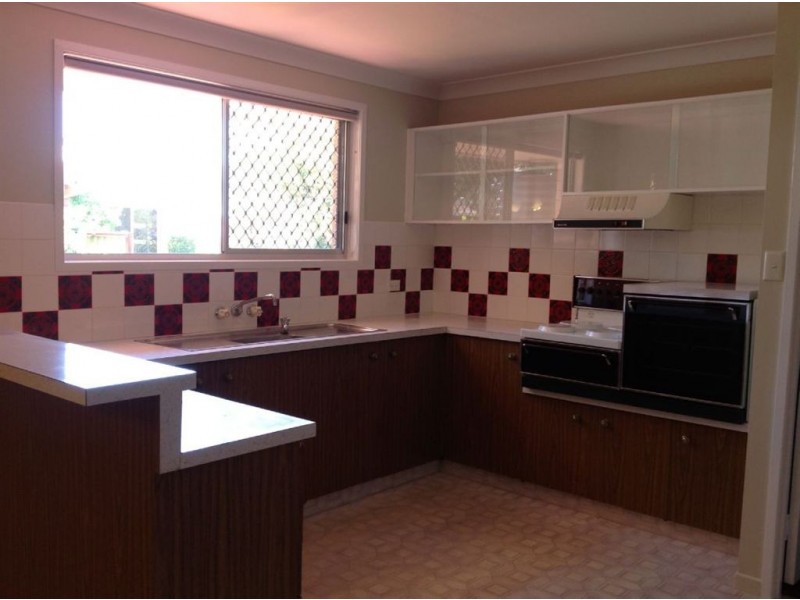 8 Aruma Court, Wilsonton Heights QLD 4350