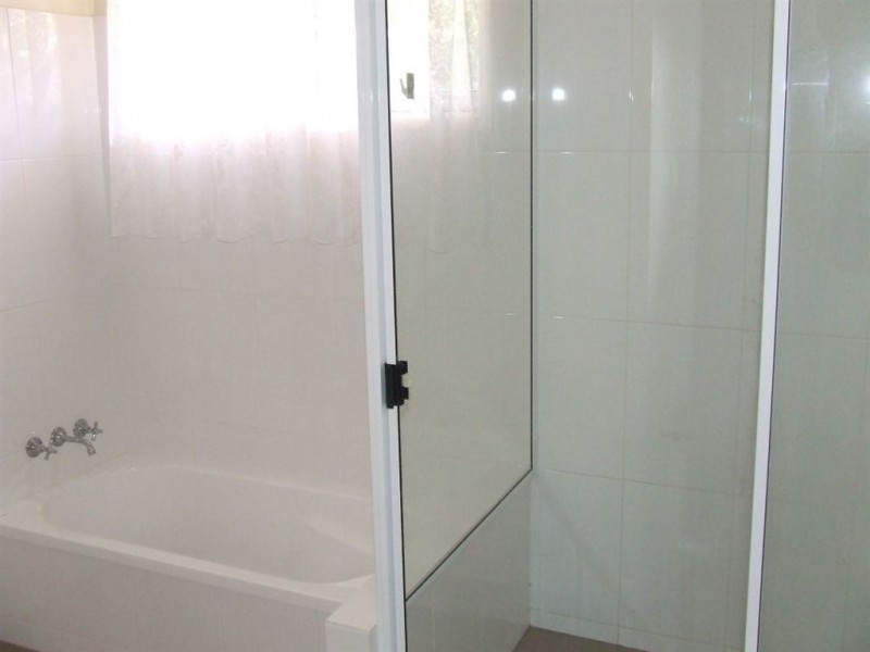 21 Martini Street, Mount Lofty QLD 4350