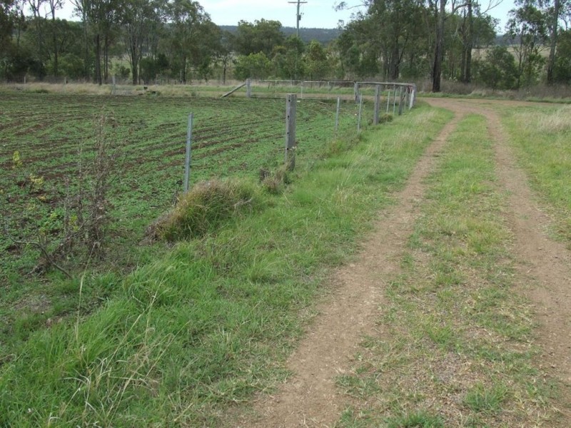 126 Tanduringie School Road, Maidenwell QLD 4615