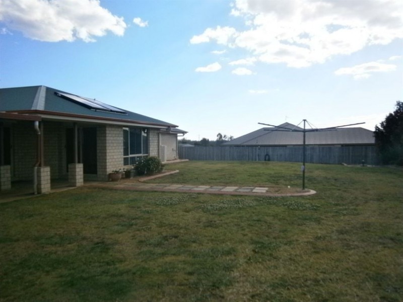 6 Jacqueline Street, Glenvale QLD 4350