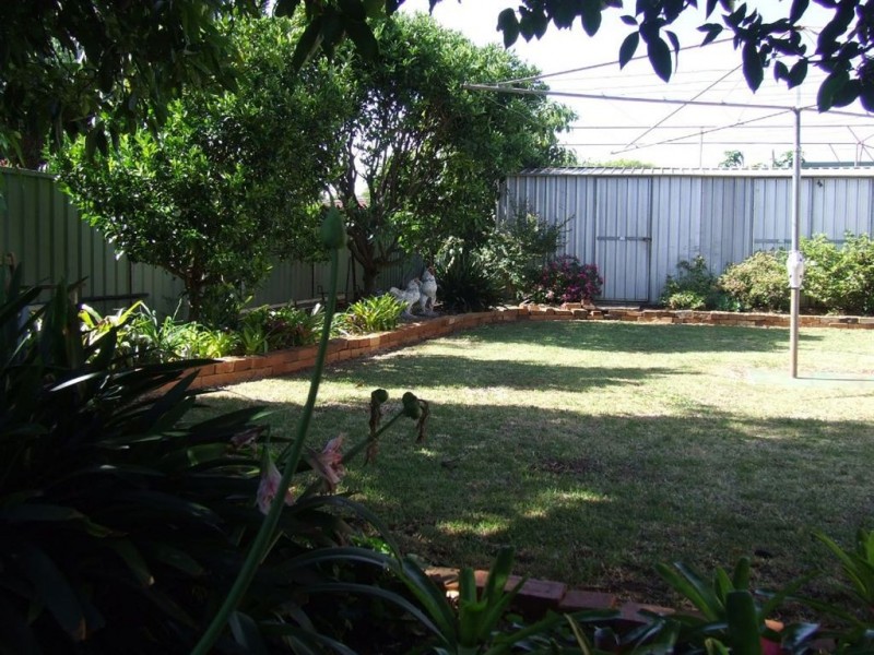 17 Sampson Street, Wilsonton QLD 4350