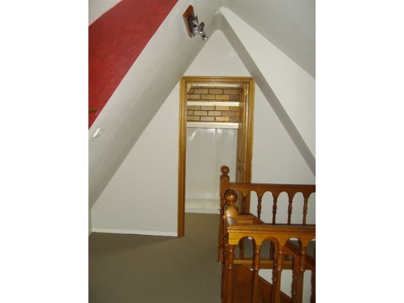 2 Yandilla Street, Newtown QLD 4350