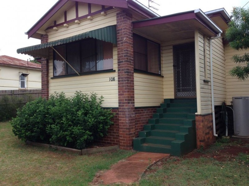 108 Ruthven Street, Harlaxton QLD 4350
