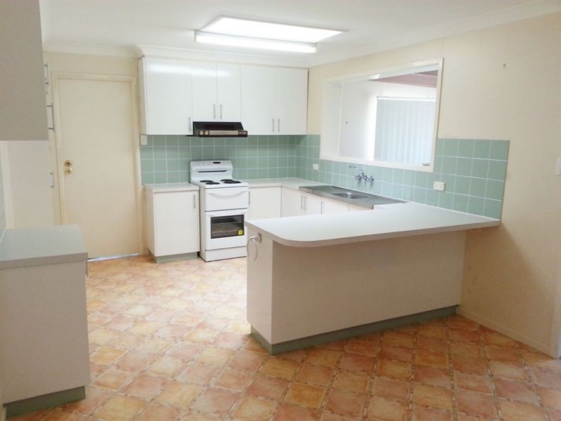 50 Lotus Crescent, Centenary Heights QLD 4350