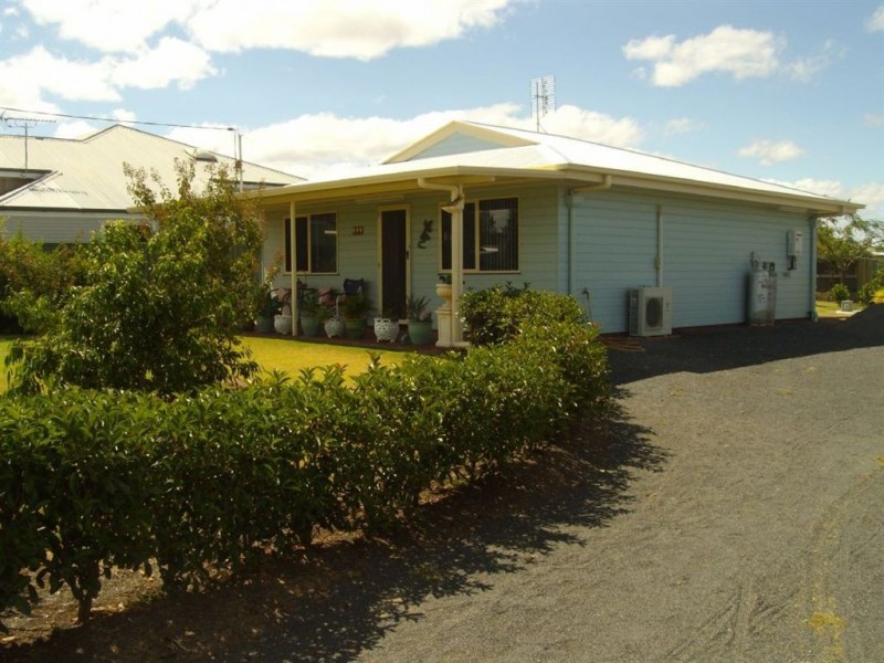 25 Free Street, Nobby QLD 4360