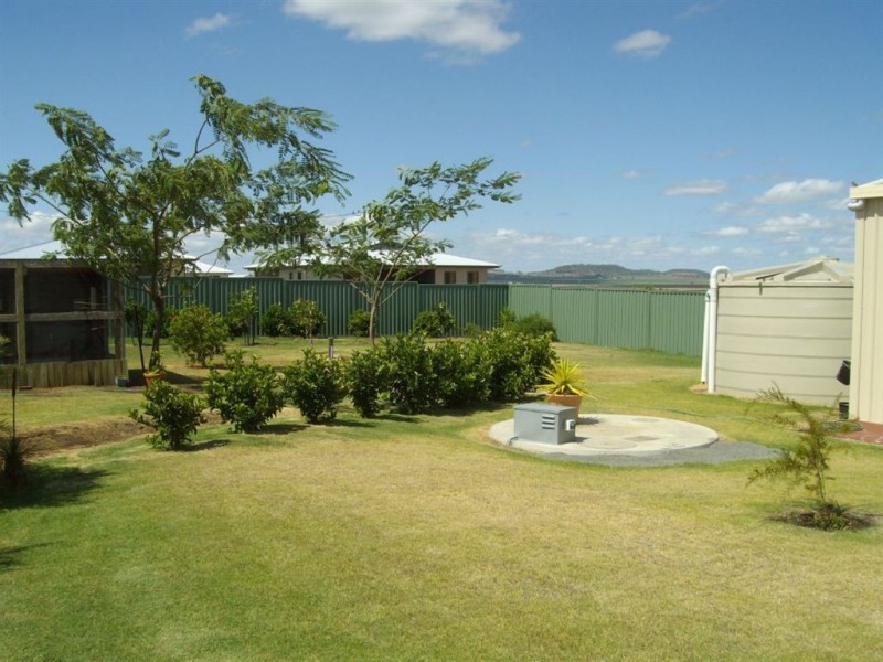 25 Free Street, Nobby QLD 4360
