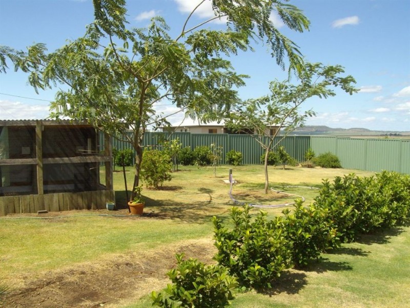 25 Free Street, Nobby QLD 4360