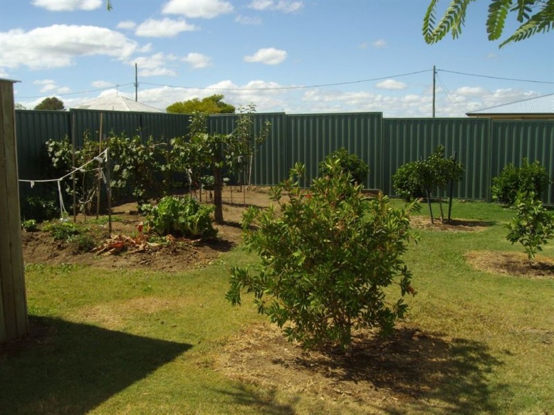 25 Free Street, Nobby QLD 4360