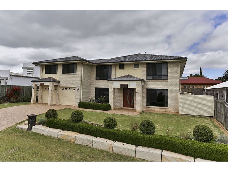 8 Saba Court, Middle Ridge QLD 4350