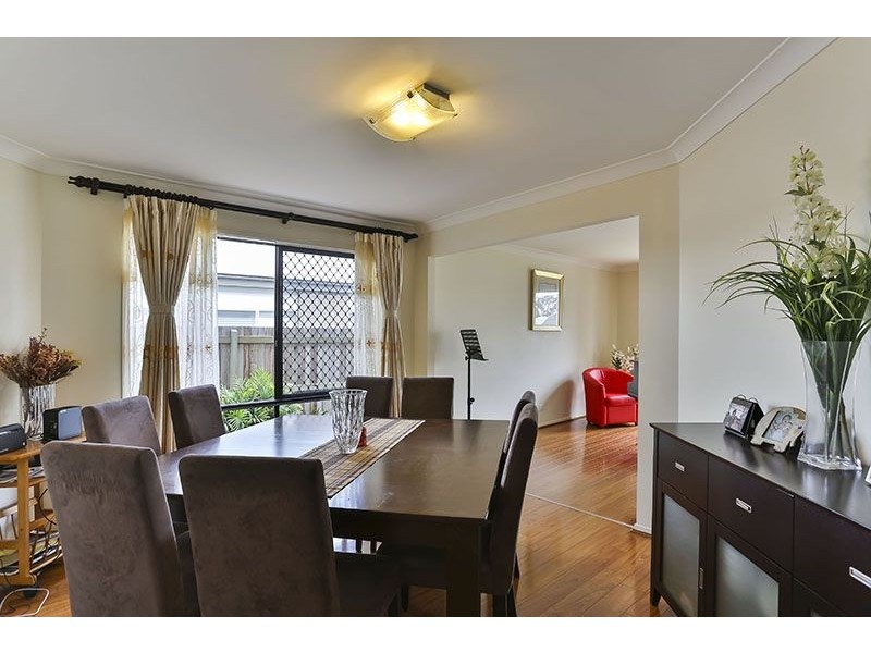 8 Saba Court, Middle Ridge QLD 4350