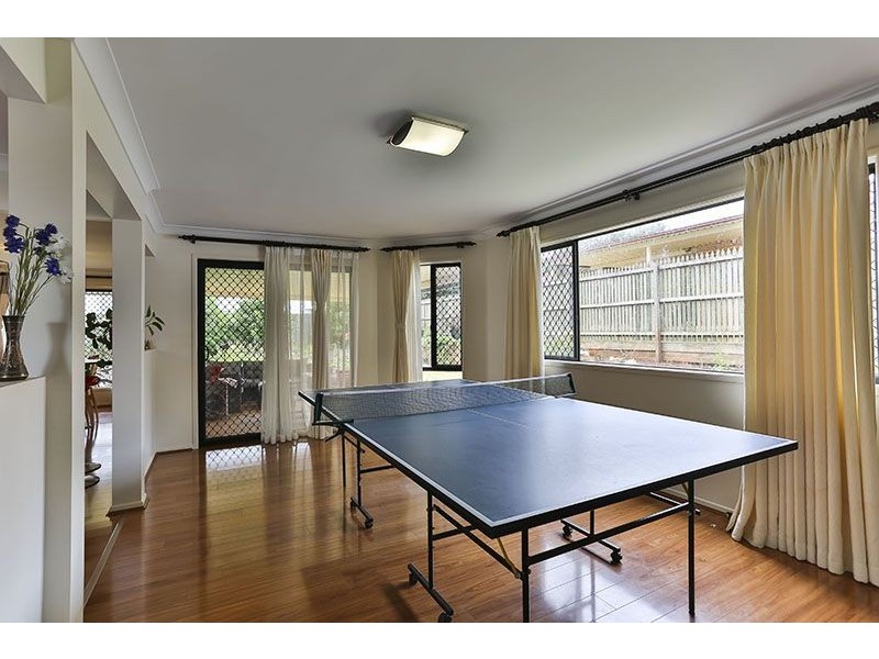 8 Saba Court, Middle Ridge QLD 4350
