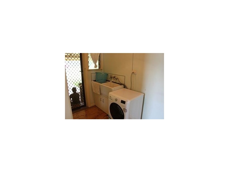 6 Amos Crescent, Mount Lofty QLD 4350