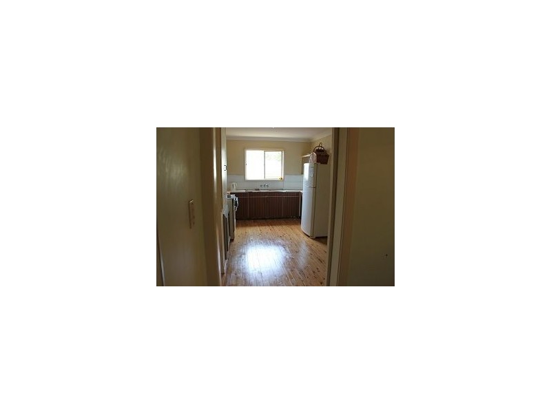 6 Amos Crescent, Mount Lofty QLD 4350