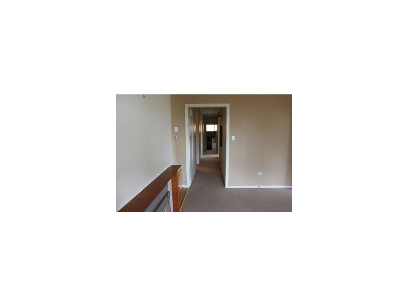 6 Amos Crescent, Mount Lofty QLD 4350