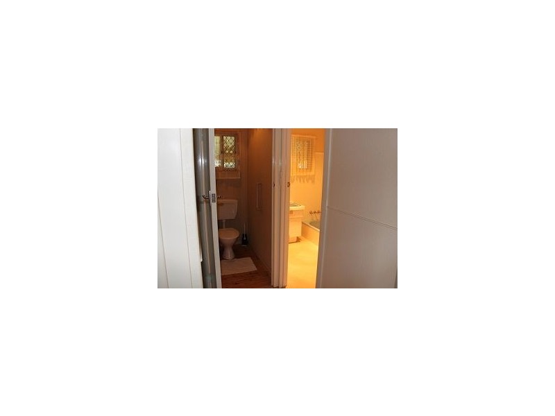 6 Amos Crescent, Mount Lofty QLD 4350