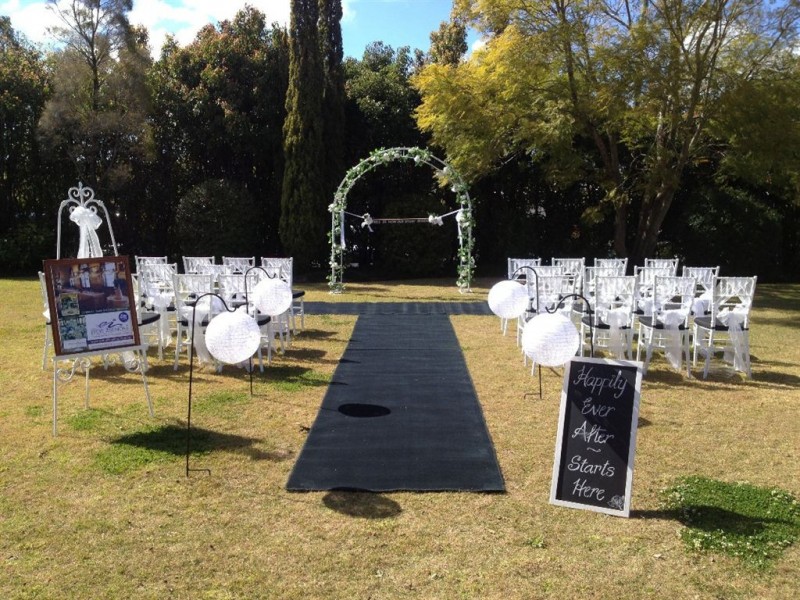 8 Stradbroke Street, Rockville QLD 4350